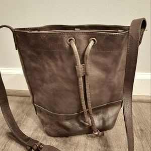 Buffalo Jackson bucket bag
